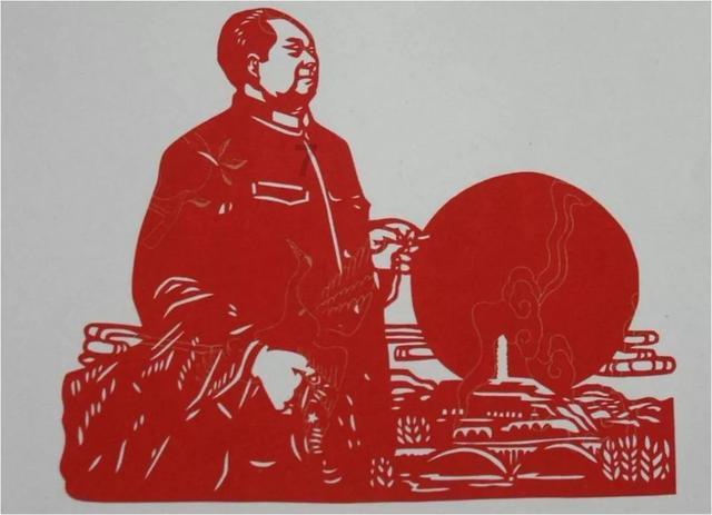 高校回应老鼠在食品架子上乱跑！具体是如何回应的？游戏画面